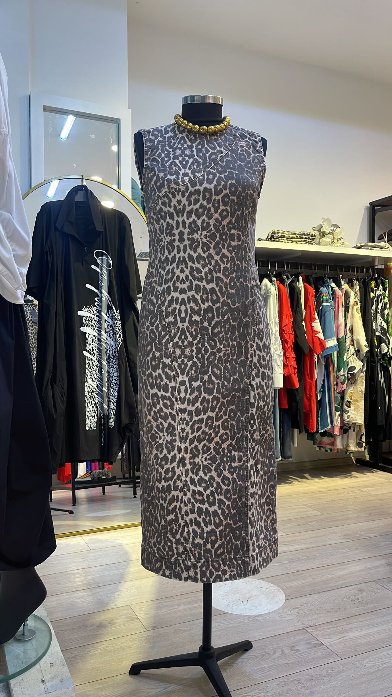 LEOPAR KALEM ELBİSE